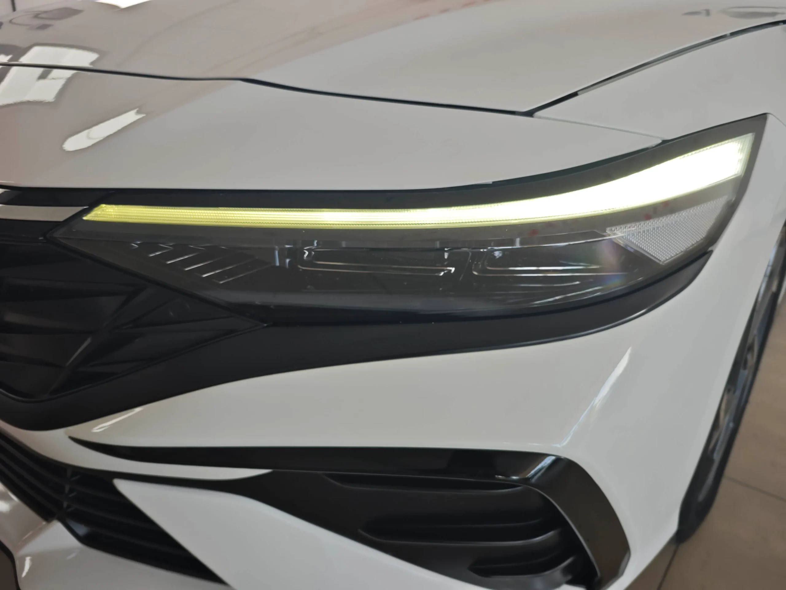 2023-Hyundai-Elantra-1.5L-CVT-LUX-Premium-Edition